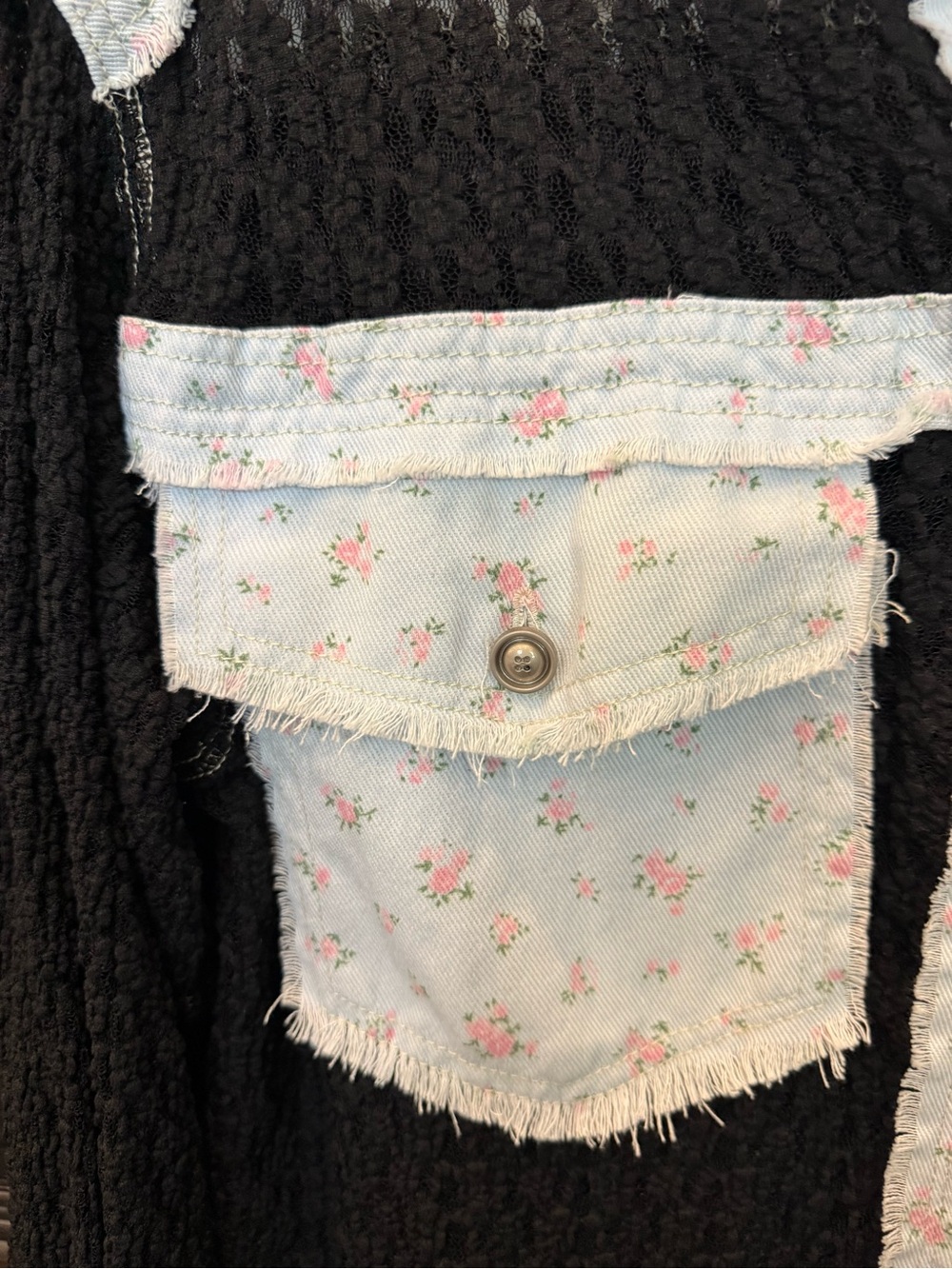 POL Black Textured Button-Down with Light Blue Floral Trim - Picture 4 of 11